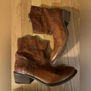 Frye Carson Congnac Brown Leather shirt booties size womens 8